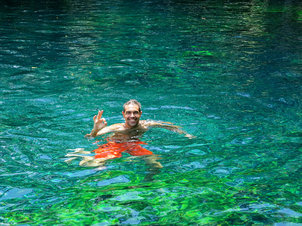 Nadar en un cenote