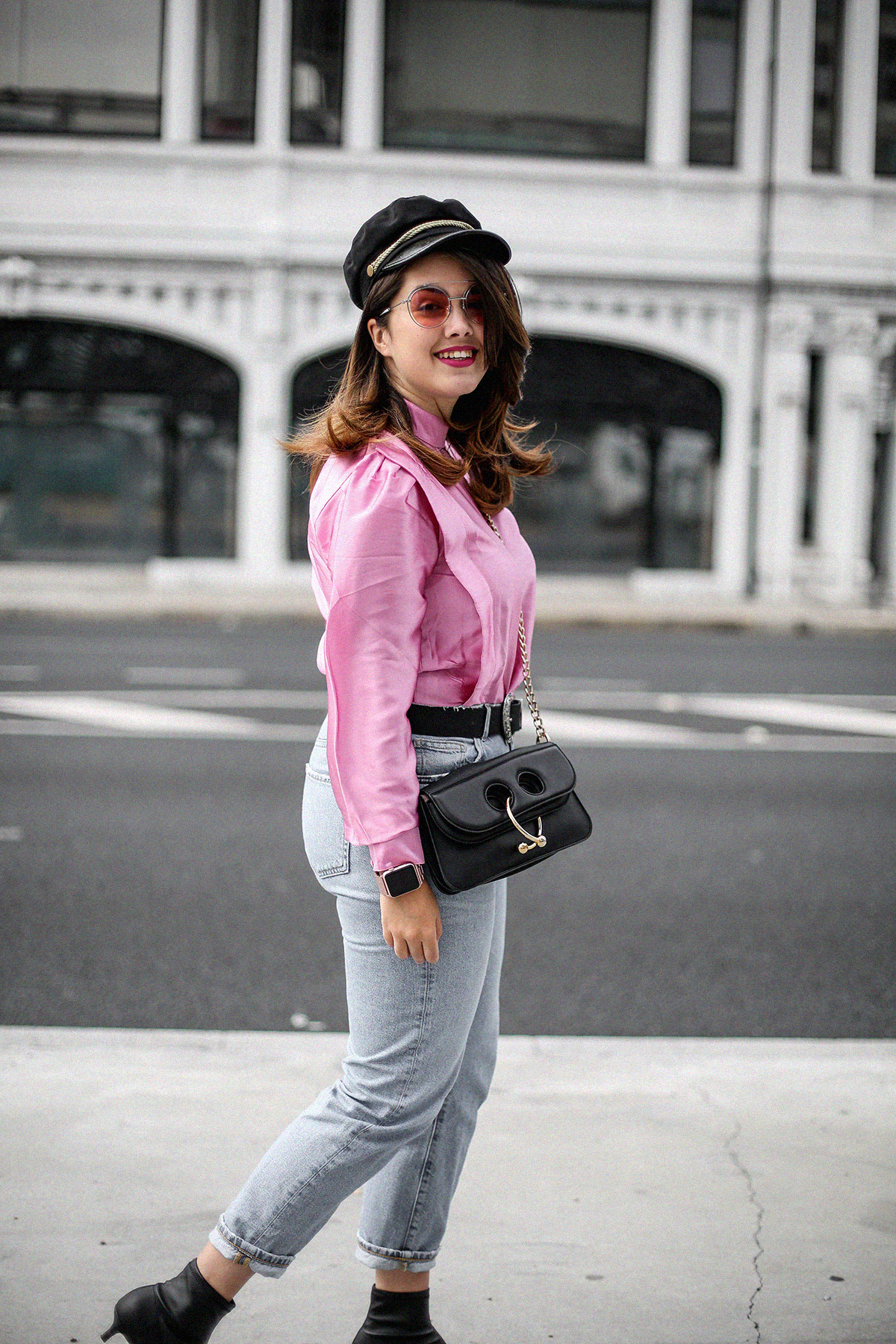 blusa con hombreras rosa asos look back to 80s-12