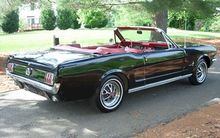 Ford_Mustang_Convertible_1965_R2