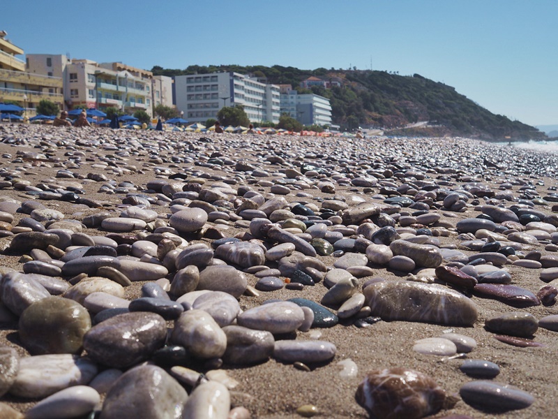 rhodes-rocks-beach