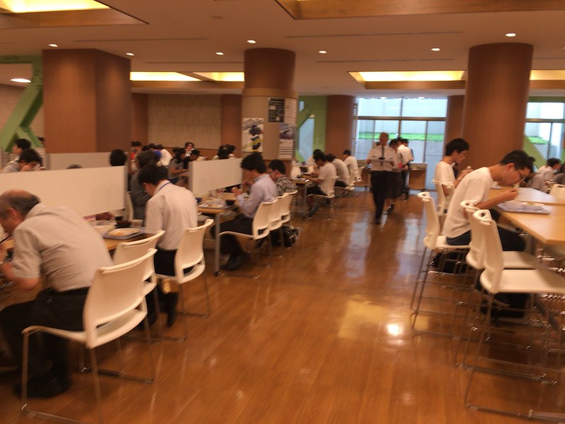 京都大学中央食堂テーブル席