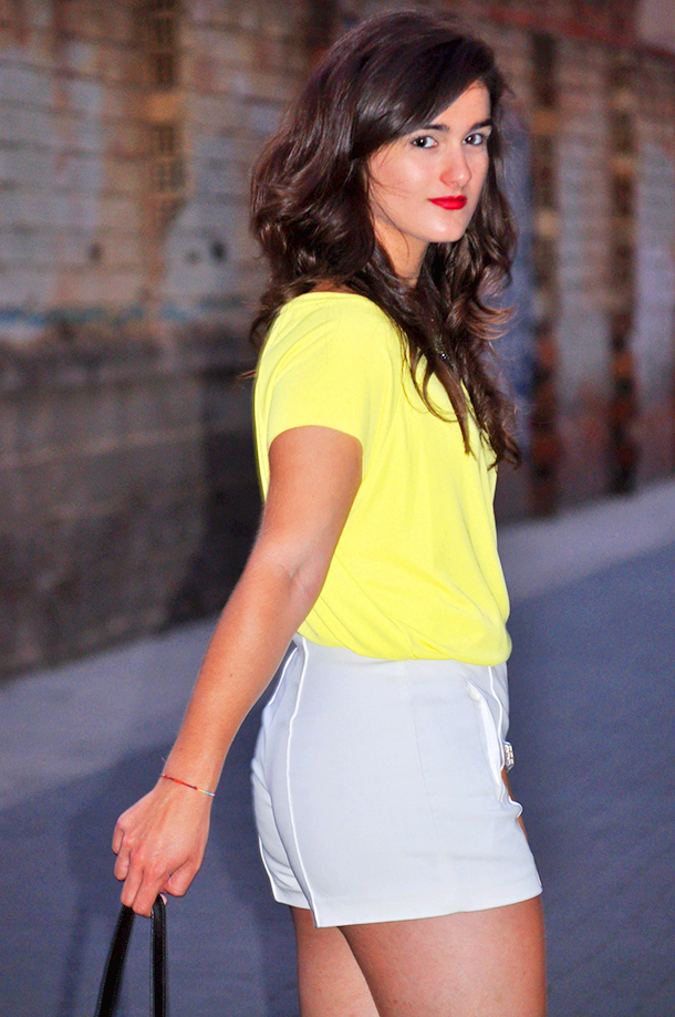 something fashion blogger influencer valencia spain, outfit how to wear classy vintage europe