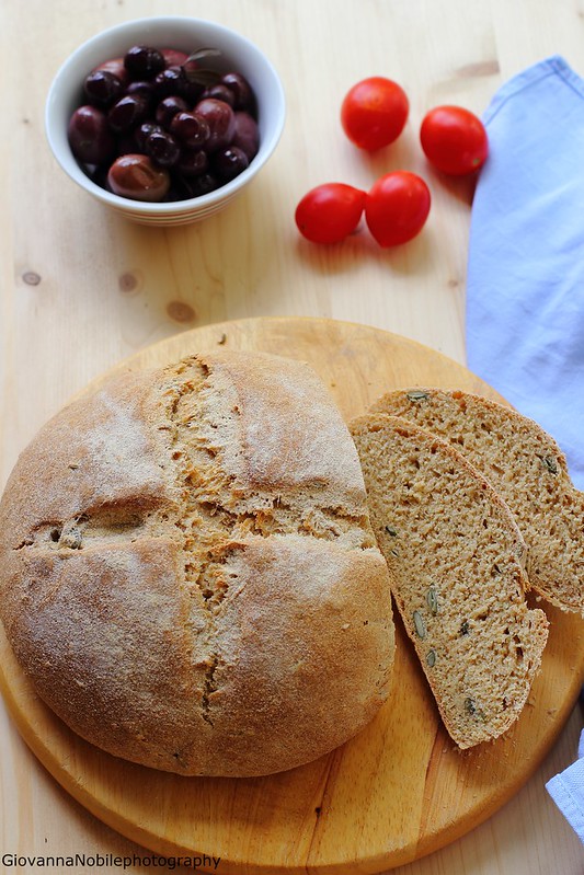 Ricetta del pane integrale con semi di finocchio, sesamo e zucca