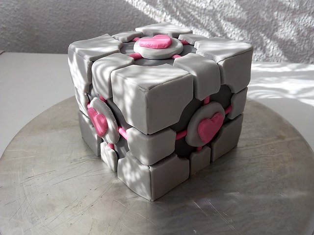 Companion Cube Cake by Diana Martins of Diana's Pastry