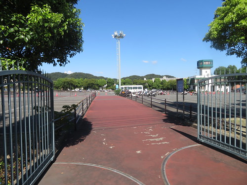 小倉競馬場の駐輪場への入口