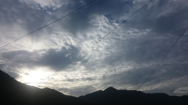 구름가득한 아침하늘 | 도장산