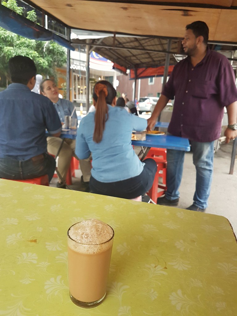 印度拉茶 Teh Tarik $1.60 @ Mamak opposote 明记茶餐室 KL Buikit Bintang Restoran Beremi Meng Kee