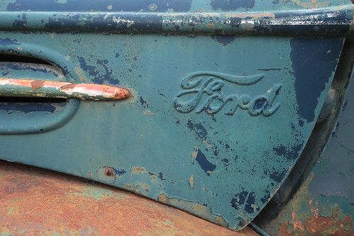 macromondays ford rust rusty frnk car door hmm