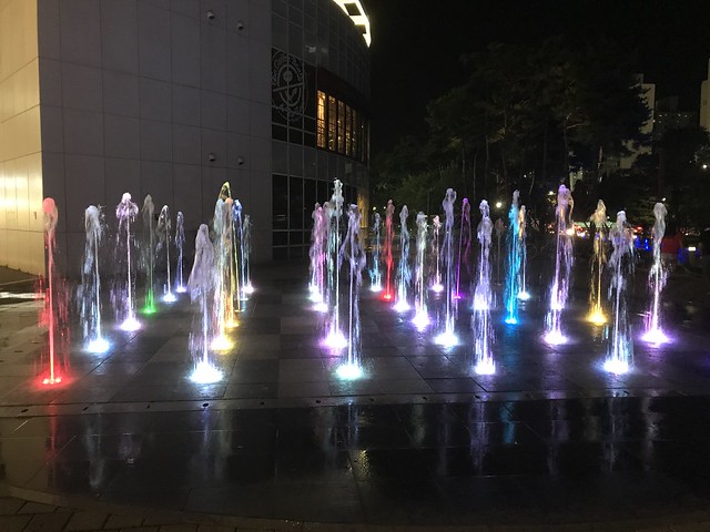A fountain display outside the mall where we enjoyed supper after we landed