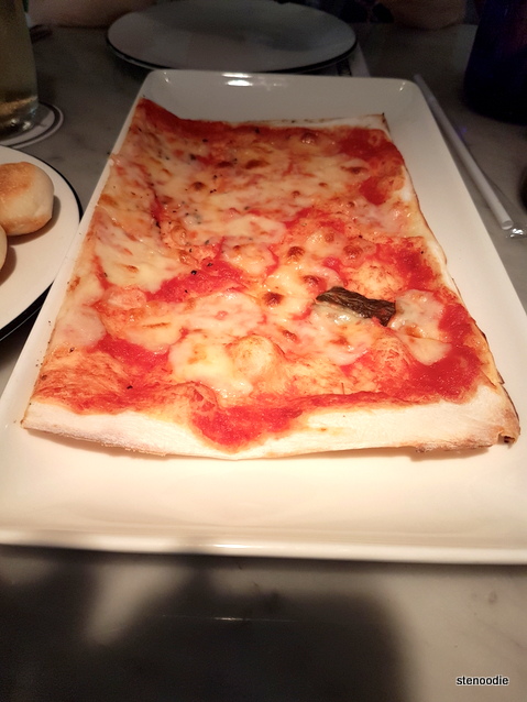 Margherita Pizza (瑪嘉麗塔皇后薄餅)