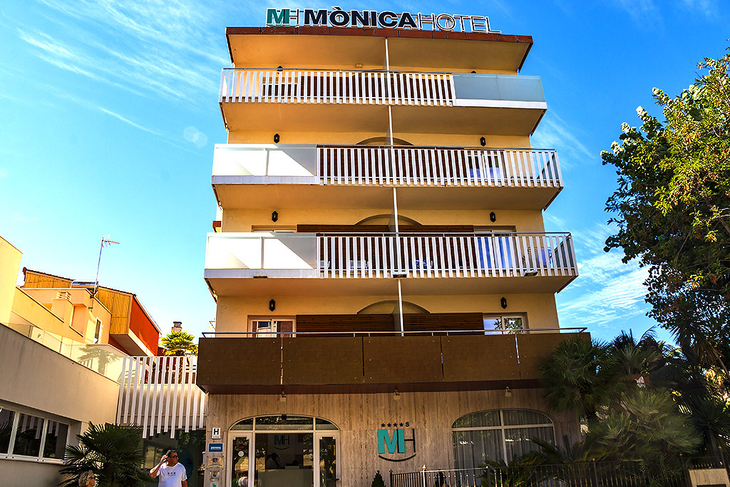 Monica Hotel 2--Cambriles