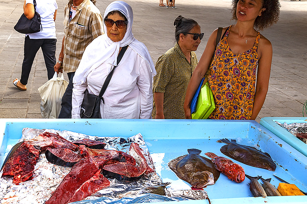 Women buying fish--Marseille