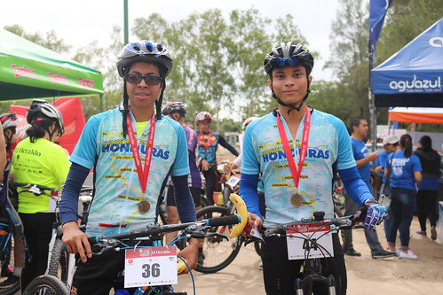 Transformemos Honduras y Costa a Costa presentes en 6ta Vuelta Ciclística de El Heraldo