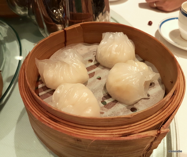 Steamed shrimp dumplings (水晶鮮蝦餃)