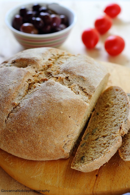 Ricetta del pane integrale con semi di finocchio, sesamo e zucca