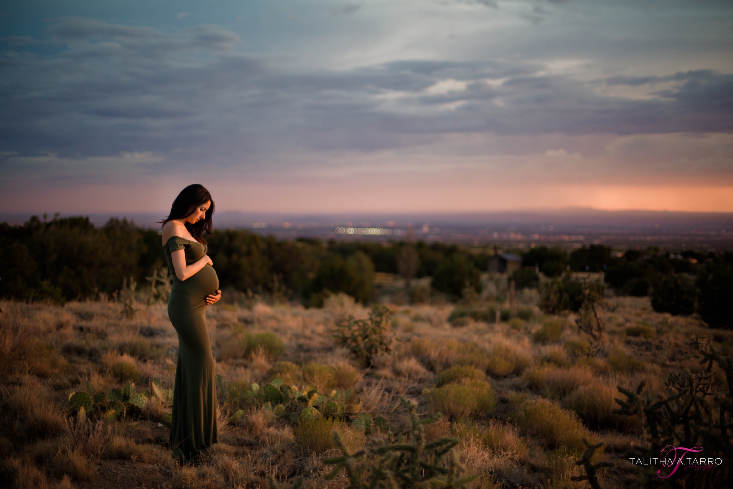 Albuquerque foothills maternity with Sasha