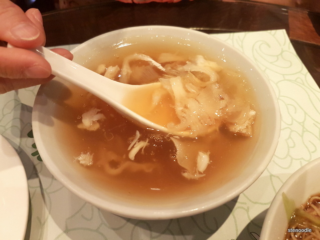 shark fin soup (紅燒蟹肉生翅)
