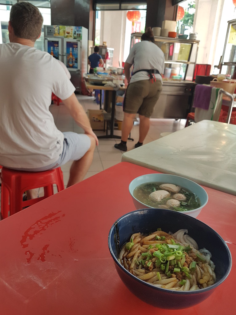 干捞老鼠粉猪肉粉 Dry Pork Noodle $6 @ 龙旺茶餐室 Loong Huang Restaurant KL Jalan Tin H.S.Lee