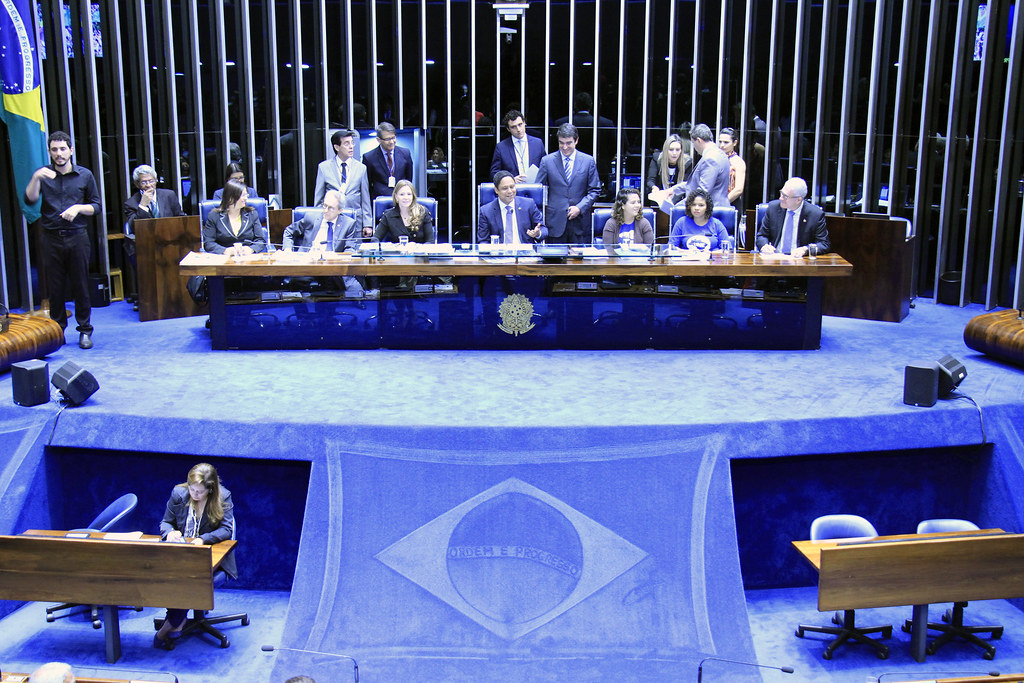 Congresso Nacional homenageia os 80 anos da UNE