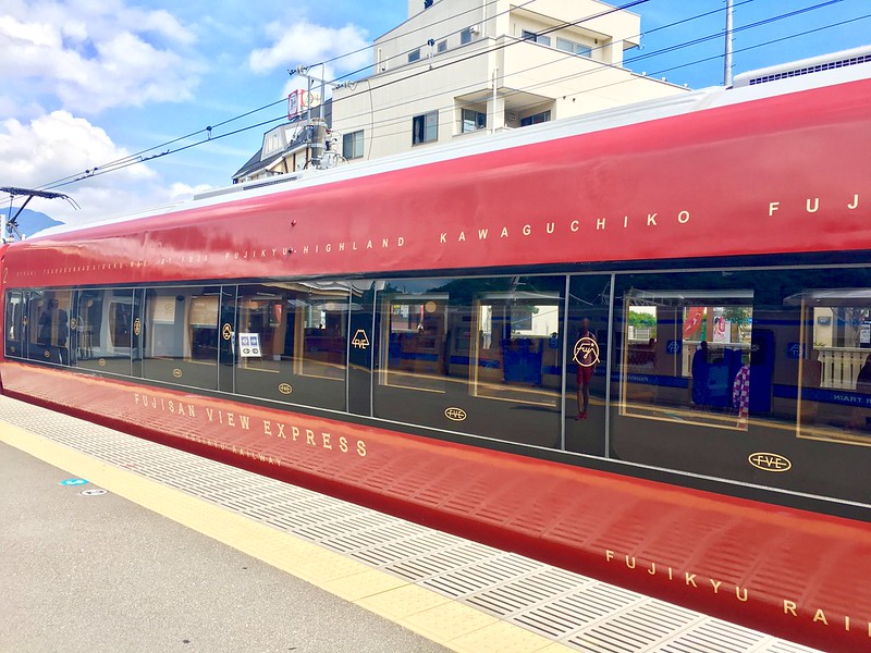 河口湖富士山觀光特急火車