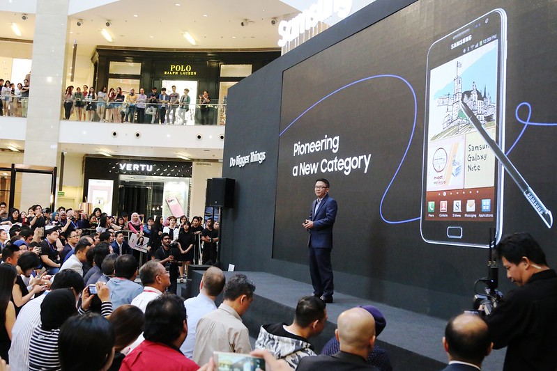 Pelancaran Samsung Galaxy Note8 Penampilan Khas Song Ji-Hyo