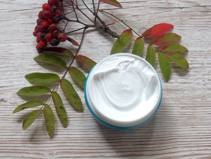 Himalaya Herbals Intensive Moistirizing Cream