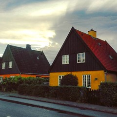 #denmark #sunset #scandinavia #danmark #danemark #Dania #dinamarca #architecture #house #yellow #red #clouds #soborg #hygge