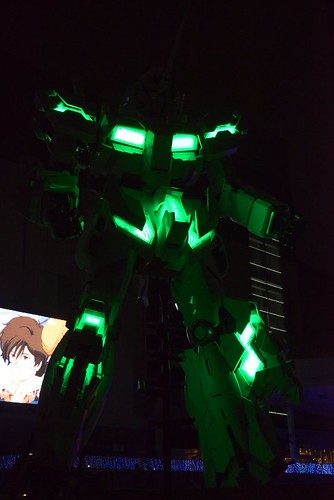 Gundam Unicorn Life Size: lighting test