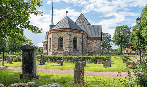 p9110868nik p9110868 nik 2017 august vallentuna kyrka church kirche sverige sweden schweden svezia suède suecia panasonic lumix fz1000 dmcfz1000 exterior exteriör
