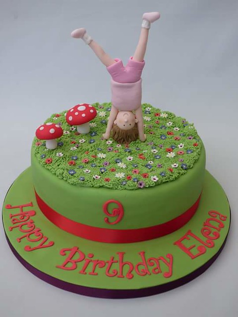Cake by Mia of The Little Cake Fairy