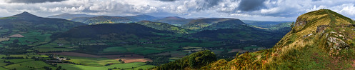 countryside hill view ysgyrydfawr beaconswaypath