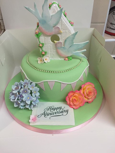 Cake by Miss e's cupcakery (hobbypage)
