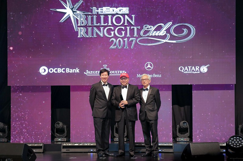Airasia Wins The Edge Billion Ringgit Club Company Of The Year Award