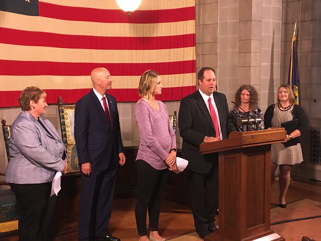 Gov. Ricketts Honors 2017 Recipients of the Governor’s Wellness Award