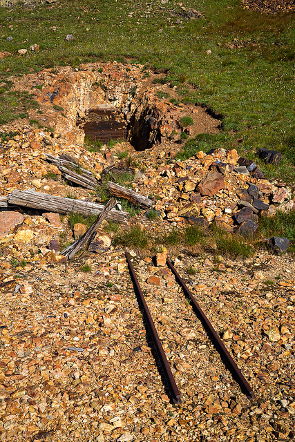 Mining Tracks