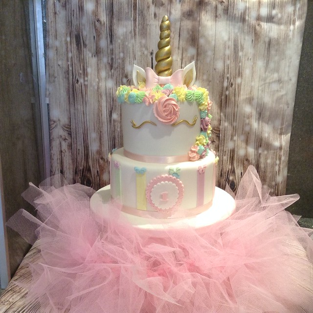 Fit for a Princess Cake by Lisa Wilson of Enchanted Tiers