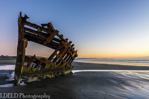beach sand ocean sunset pacific oregon clatsop fortstevens peteriredale graveyardofthepacific wreck shipwreckdusk shipwreck dusk