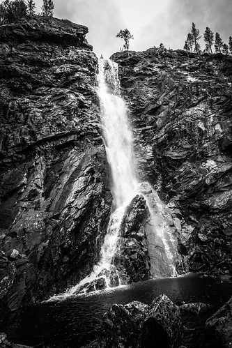 waterfall brudesløret norway nature landscape monochrome meråker storlien