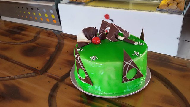 Kiwi Cake by Cremee Fresh Cake n Snacks