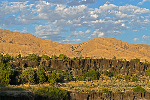 pocatello easternidaho basalt cliffs pocatellorange lateafternoon