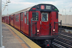 US NY NYC Subway East Tremont Ave./West Farms Sq. - R-33 8933