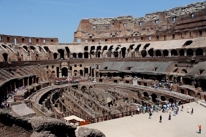 Coliseo Romano sin colas