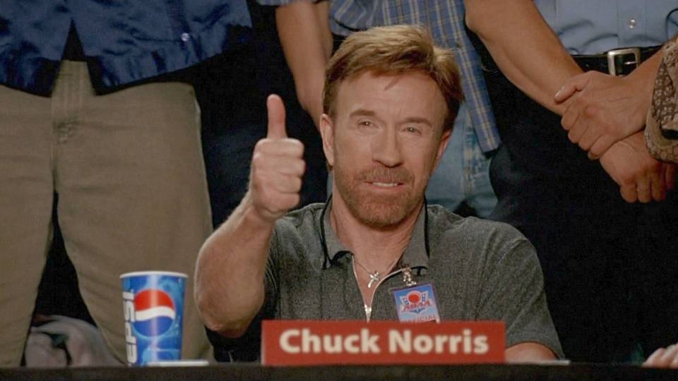 Chuck Norris sobrevive a dos infartos en menos de una hora