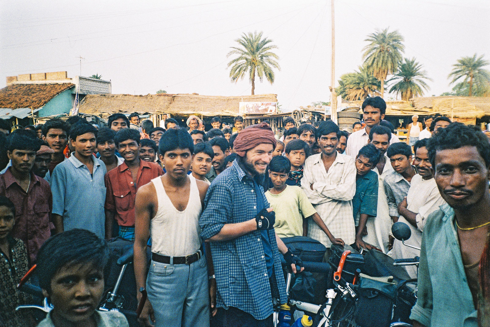 Bain de foule et nuit au poste - Carnet de voyage en Inde