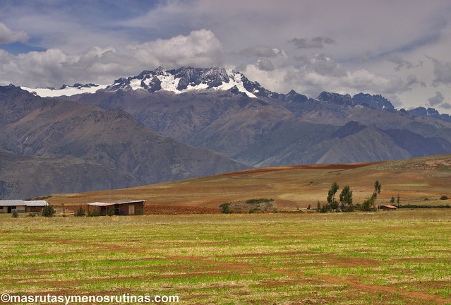 Por las escaleras de PERÚ - Blogs de Peru - Chinchero, Maras y Moray: paisajes, artesanía, tierra y sal (7)