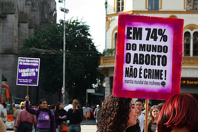 Para defensora pública, crime de aborto é inconstitucional  - Créditos: Reprodução Marcha Mundial de Mulheres