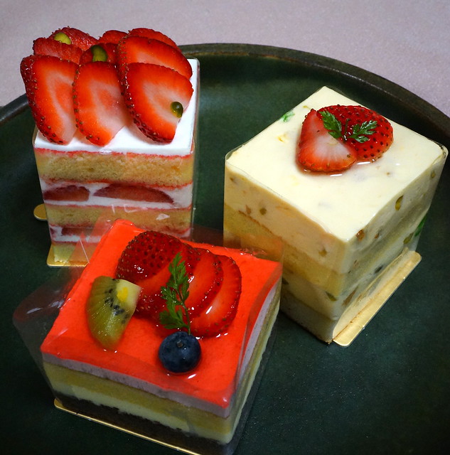 Cakes (Mikage-Takasugi,Kobe JAPAN)