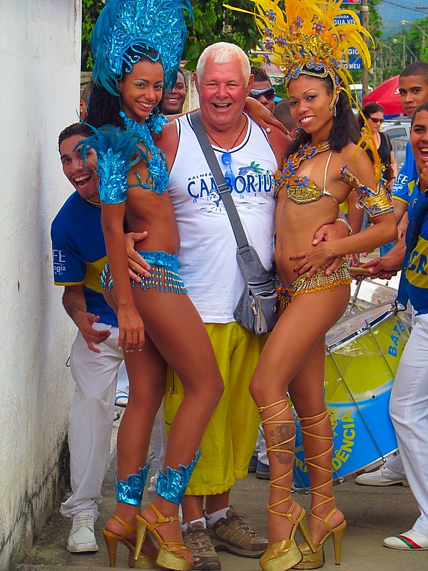 Sexy Brazilian samba babes