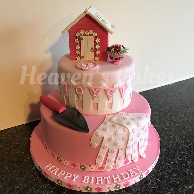 Cake by Heaven's Cakes - Ali Prudence - UK