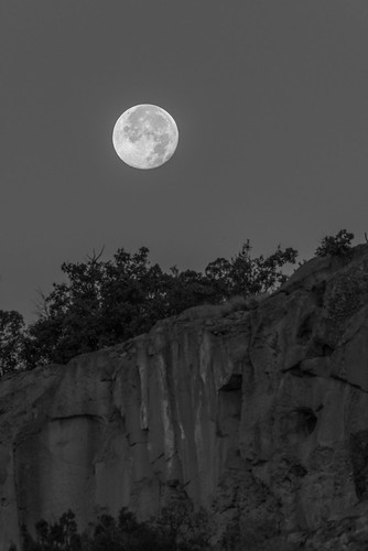 moon moonset new mexico los alamos blackandwhite bw adobe adobelightroom lightroom black white nikon nikond800 d800